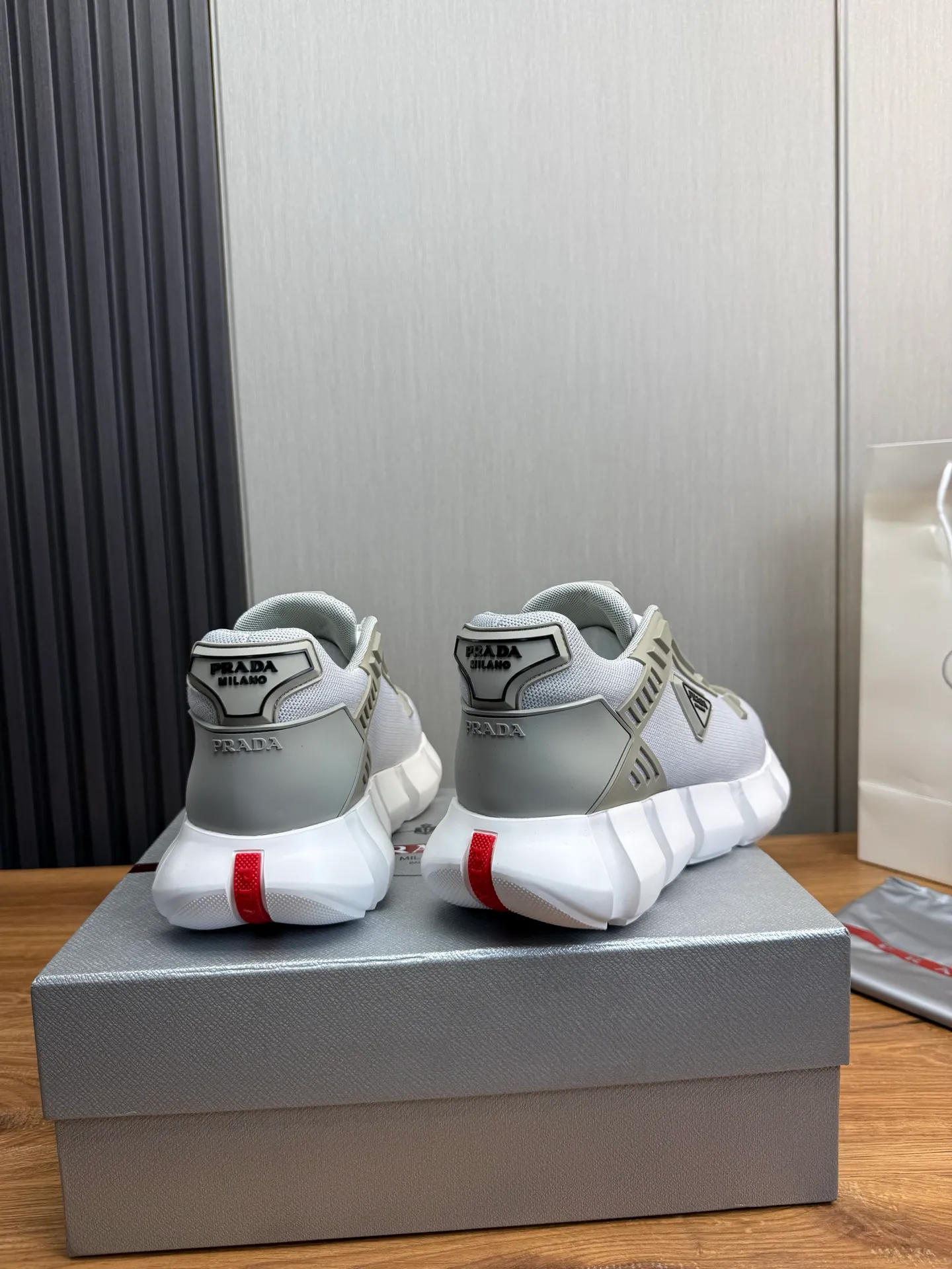 Factory price 580💰 [PRADA] Men's shoes are popular in the counter, official website is synchronized, 1 high-quality shipment ✔️Original mesh + cowhide lining, 1🆚1 replica, original bottom, 38-45 (45 customized, non-refundable)